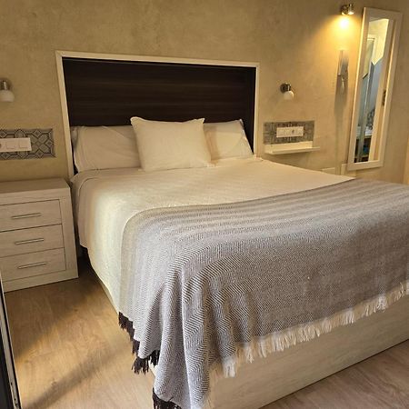 La Isla De Mirabel Apartment Пласенсия Екстериор снимка