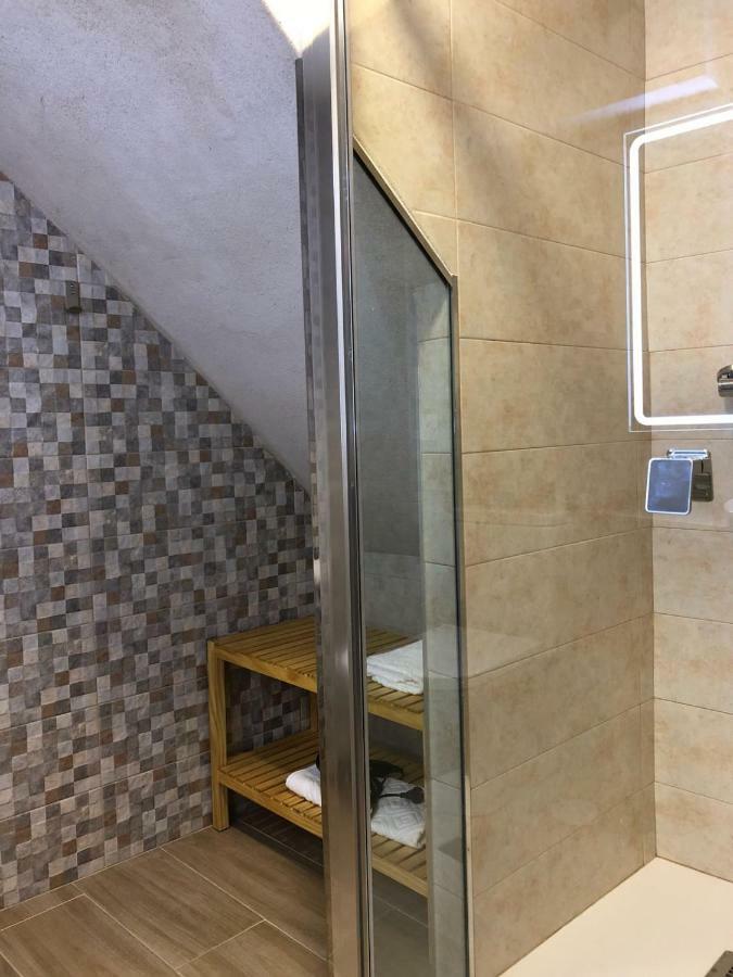 La Isla De Mirabel Apartment Пласенсия Екстериор снимка