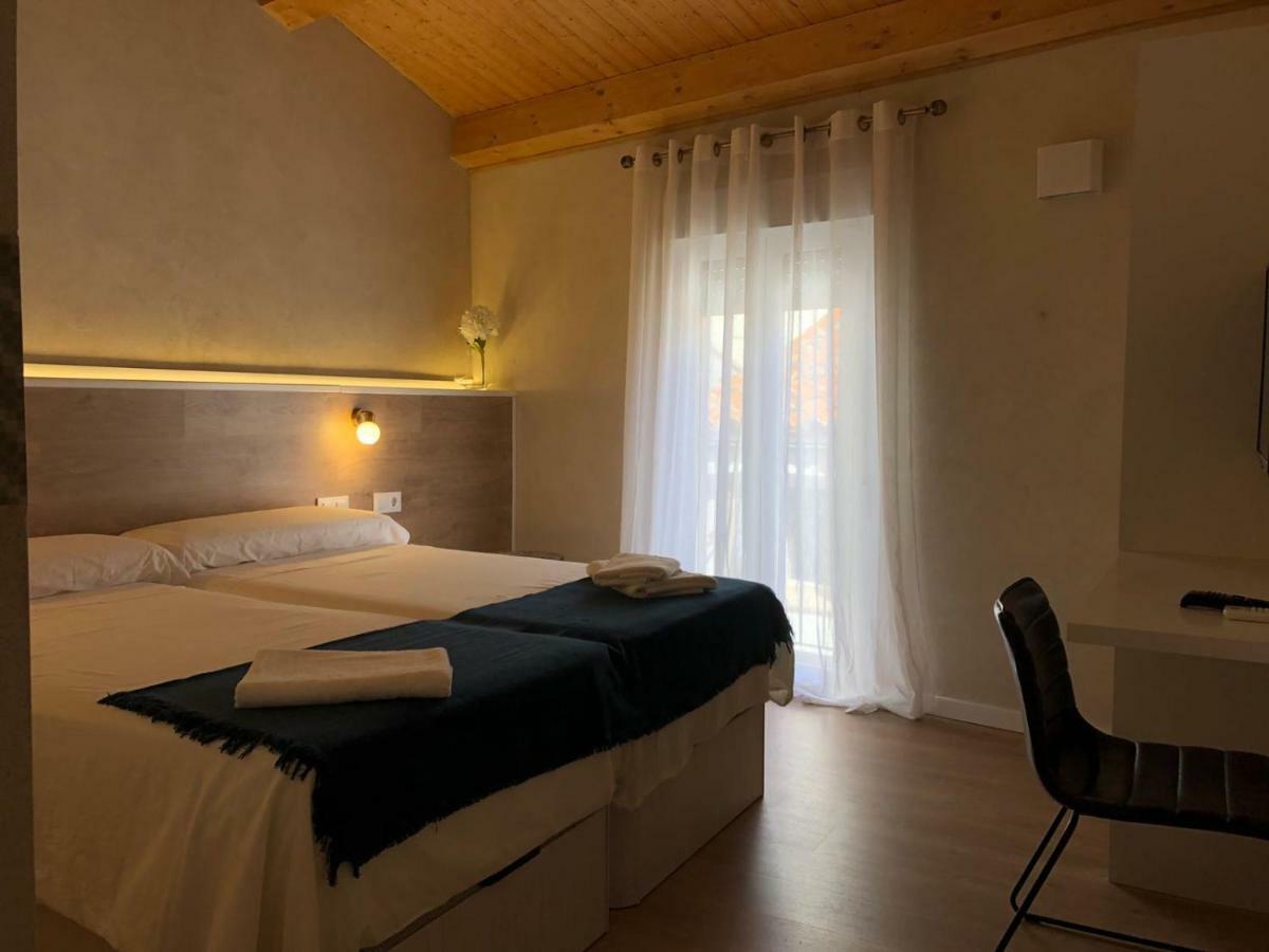 La Isla De Mirabel Apartment Пласенсия Екстериор снимка